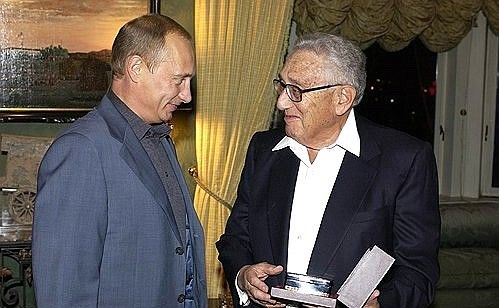 Владимир Путин и Генри Киссинджер автор: kremlin.ru, лицензия: CC BY 4.0