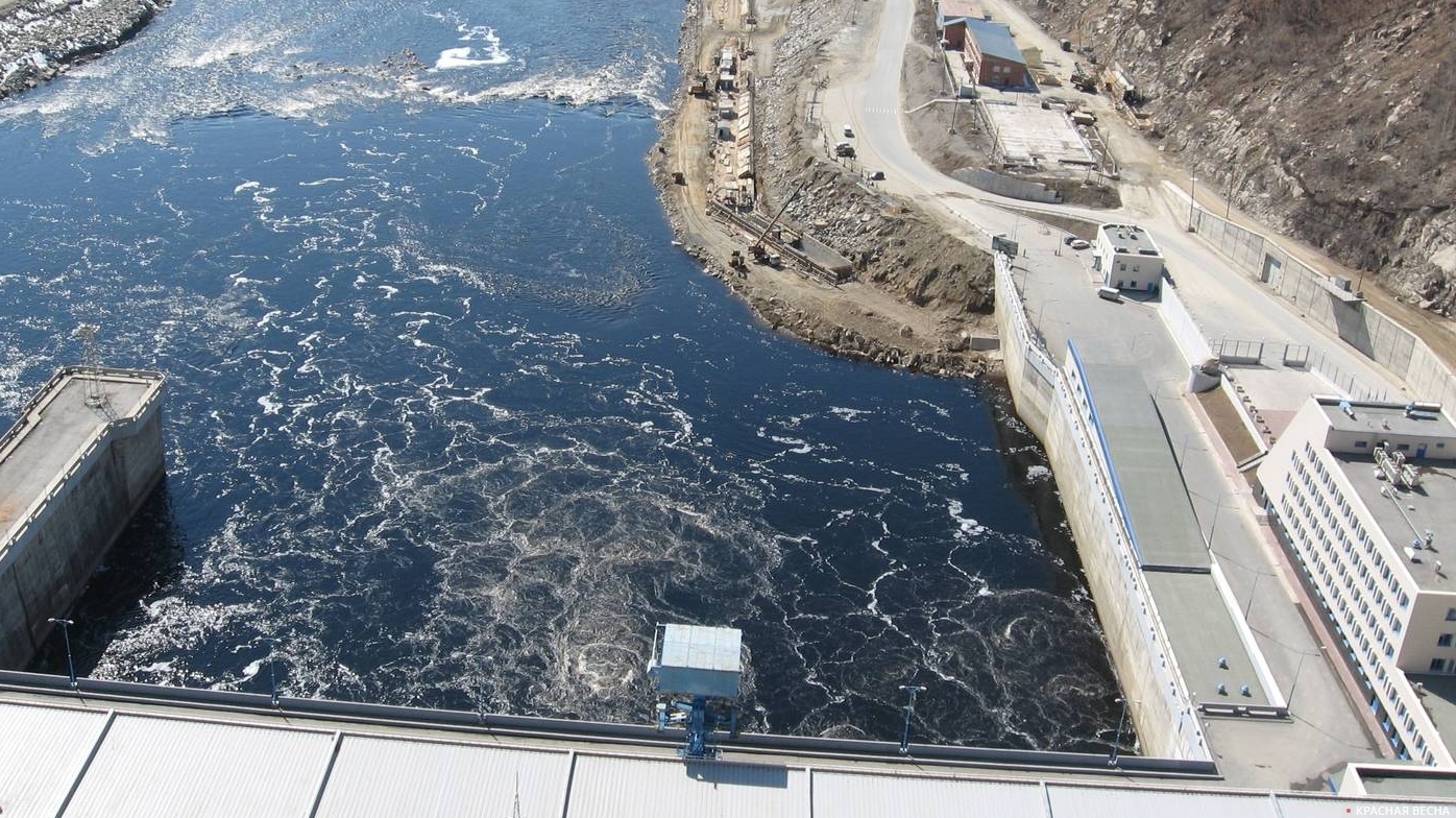 Строящаяся Бурейская ГЭС. Вид с гребня плотины (архив)
