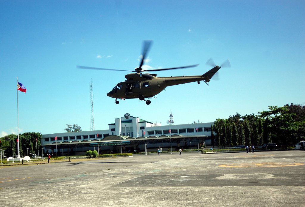 Вертолет ВВС Филиппин [(cc) Department of National Defense — Philippines]