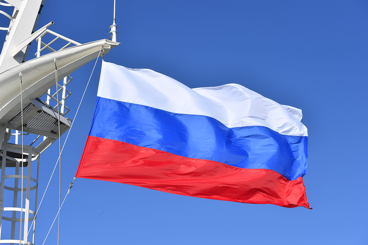 Государственный флаг Российской Федерации на пароме «Генерал Черняховский»