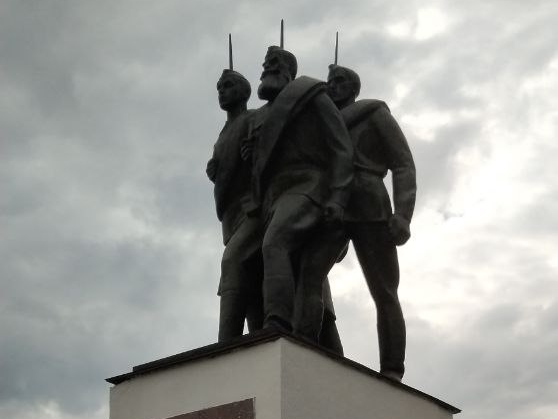 Памятник воинам Девятой ополченческой дивизии Кировского района города Москвы