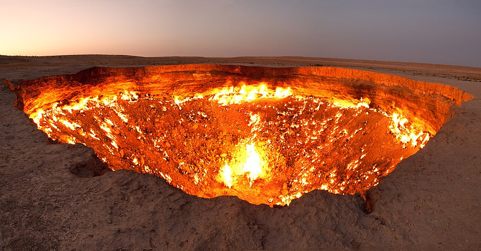 Глава Туркмении распорядился потушить кратер Врата ада