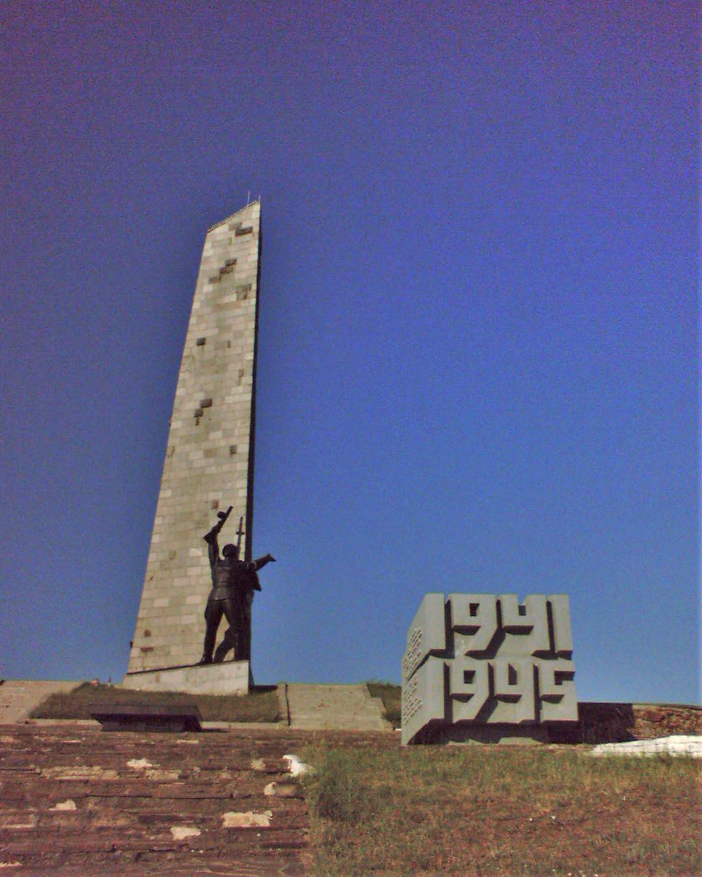 Обелиск на вершине Саур-Могилы, 03.08.2008
