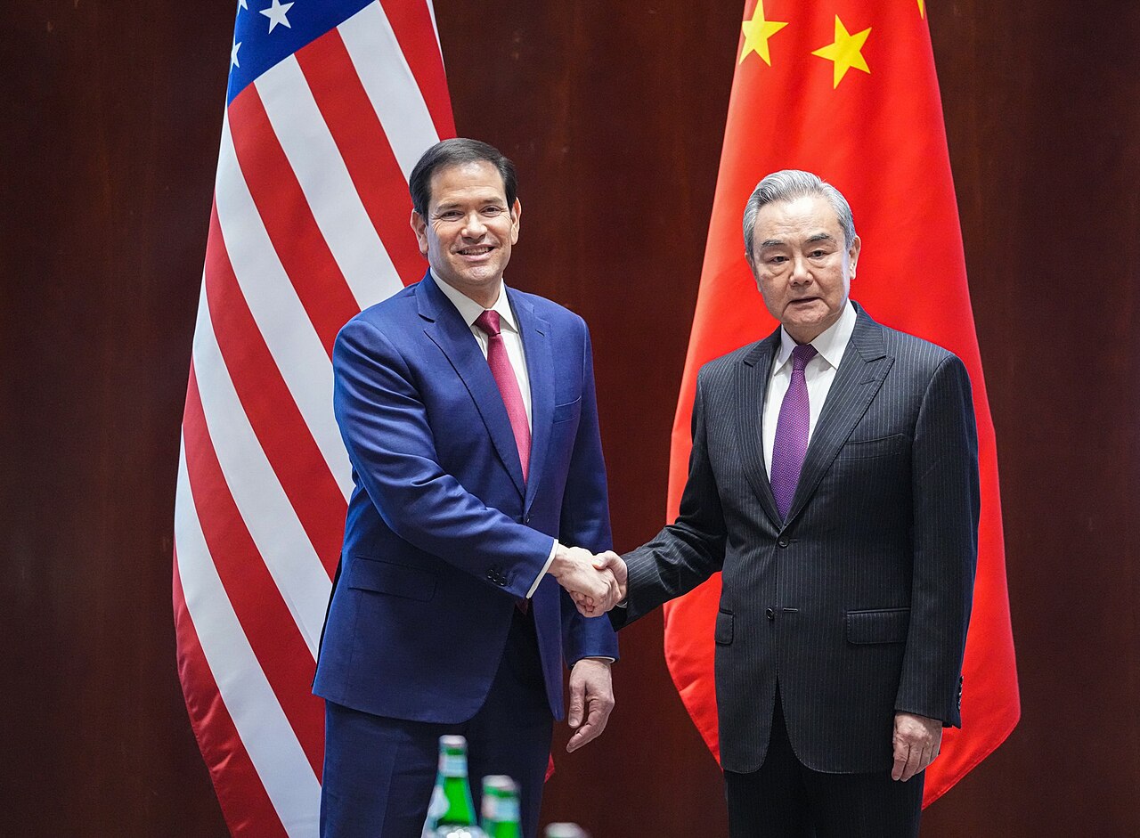 Госсекретарь США Марко Рубио встретился с министром иностранных дел Китая Ван И на Мюнхенской конференции по безопасности