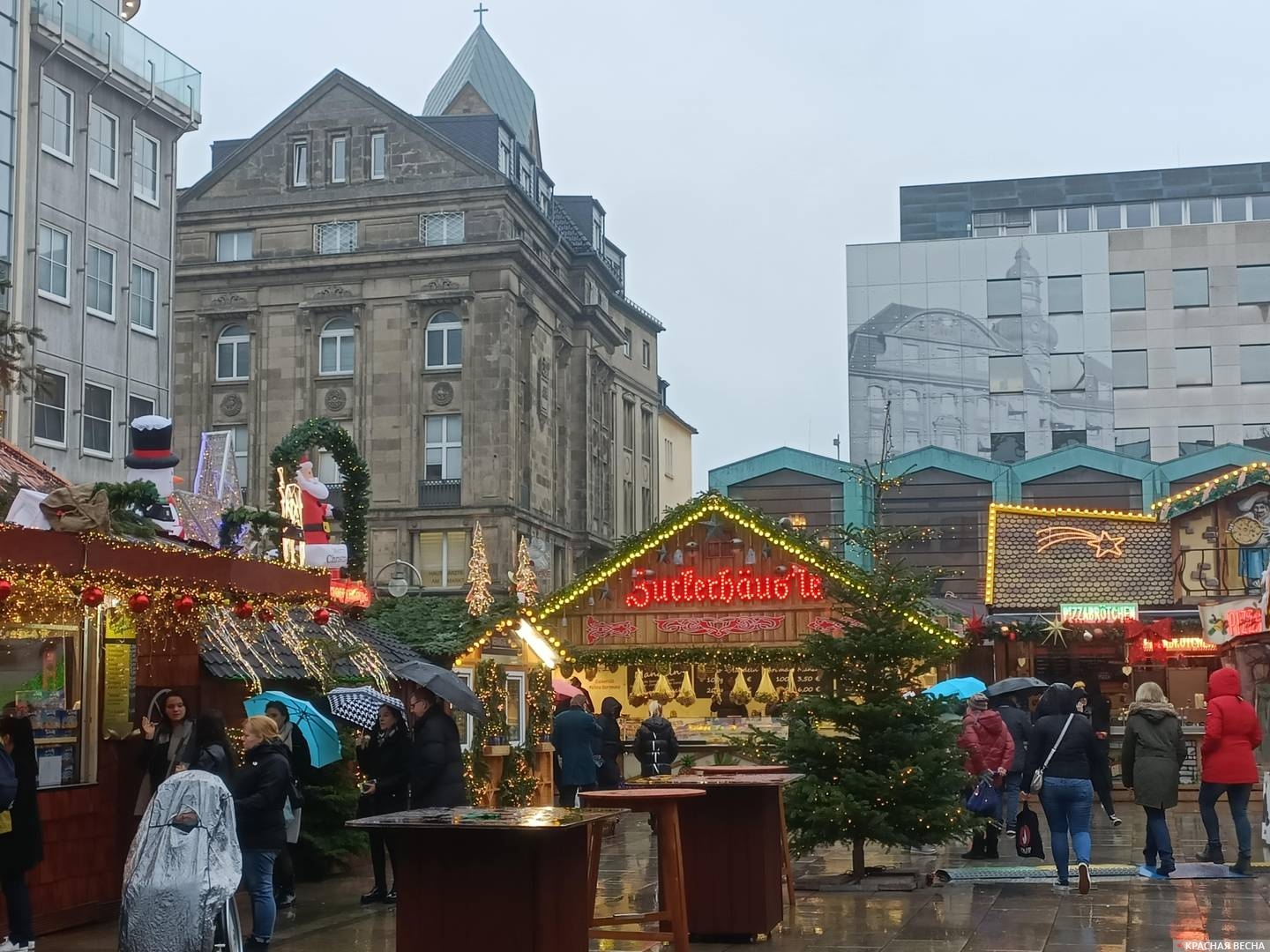 Дортмунд. Рождественская елка под дождем