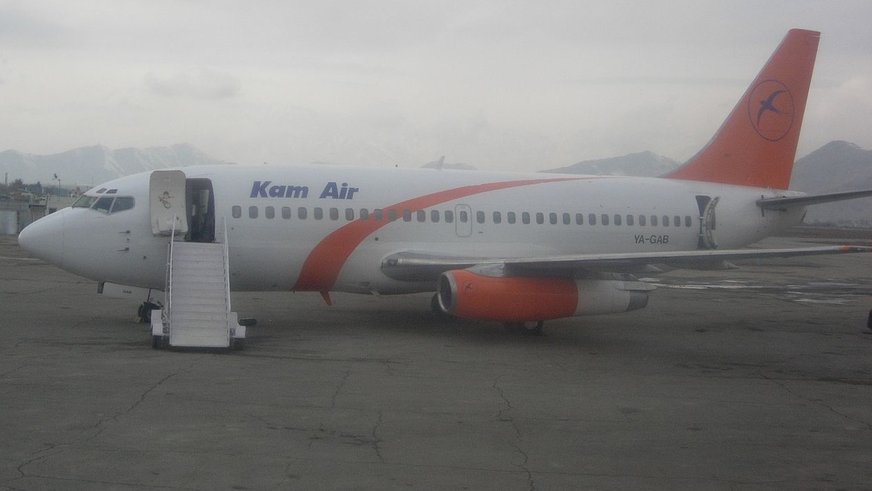 Самолёт «Kam Air» в аэропорту Кабула