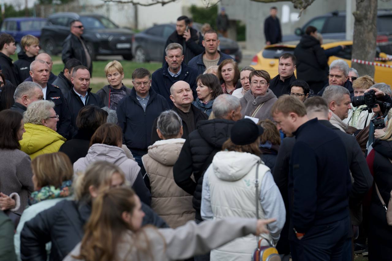 Встреча губернатора Севастополя с пострадавшими от взрыва