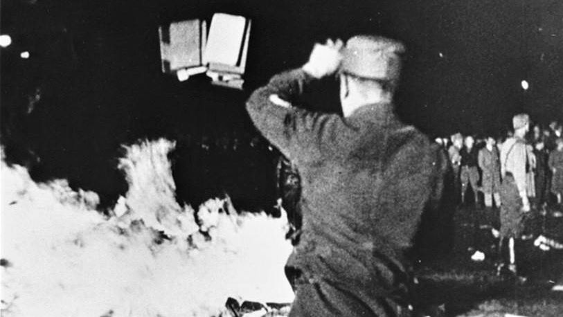 Сожжение книг в нацистской Германии. Берлин. 1933