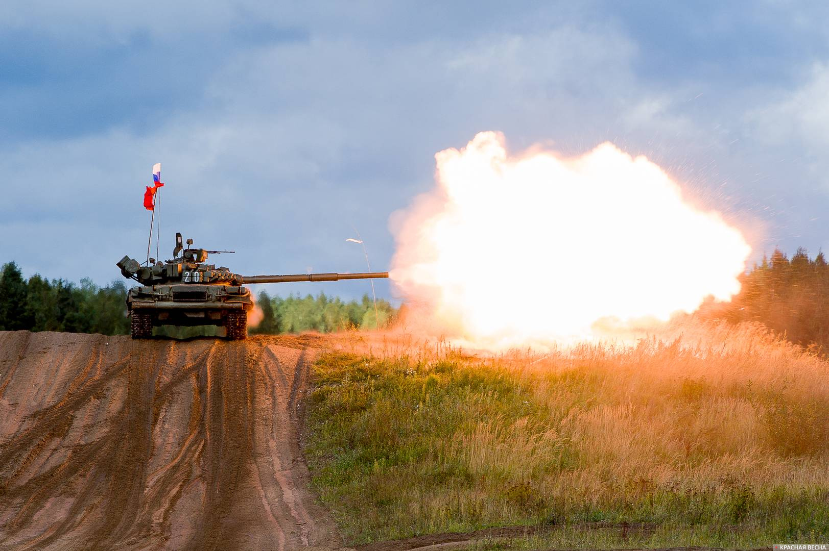 Войска остановлены. Выстрел танка т72. Т-72 выстрел. Танк т-72 стрельба. Выстрел из т 72.