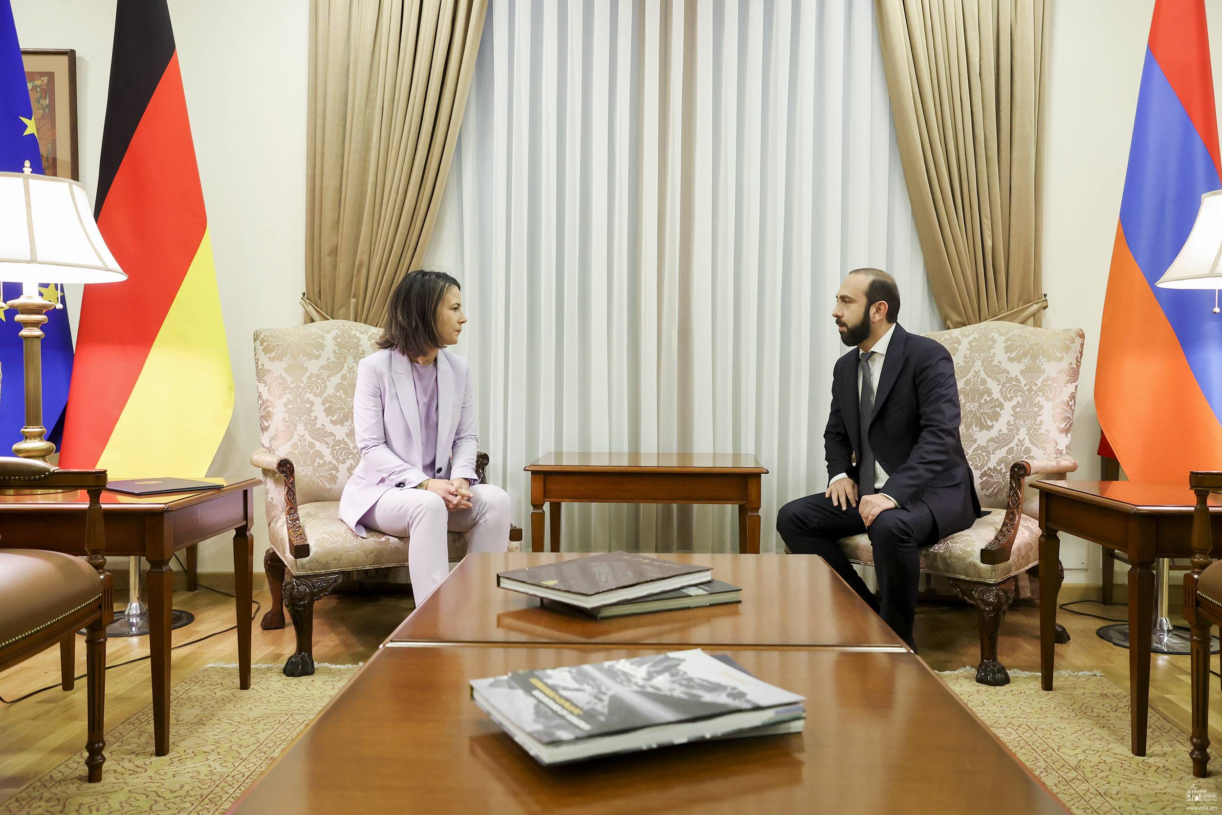 Встреча главы МИД Армении Арарата Мирзояна с главой МИД Германии Анналеной Бербок