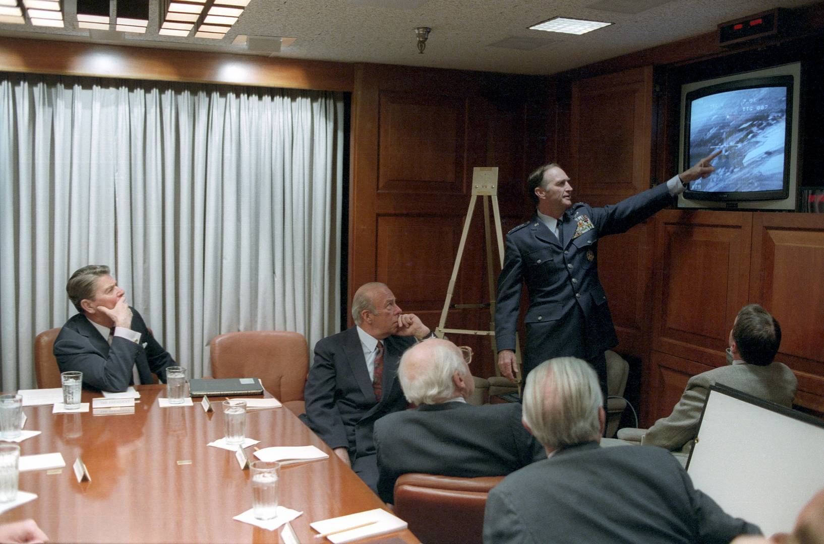 Заседание Совета национальной безопасности США при президенте Рональде Рейгане. 1986 год