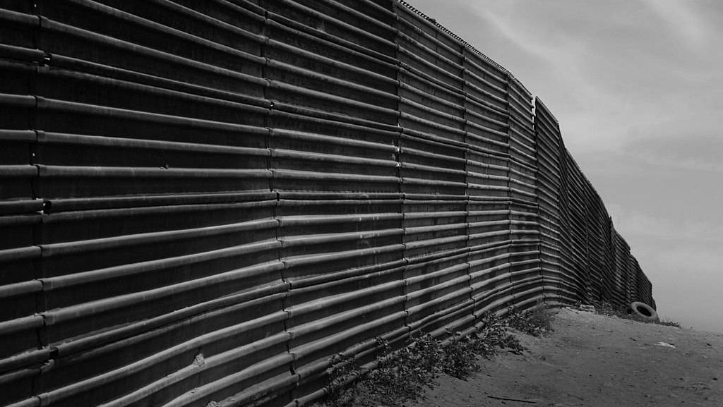 Пограничная стена между США и Мексикой