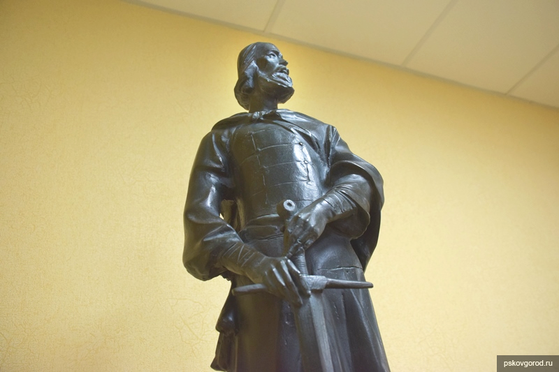 Возможность установки памятника Довмонту в Пскове обсудили на рабочей встрече у главы города