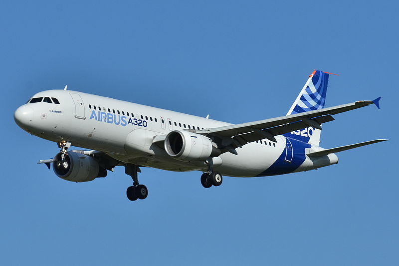Самолет Airbus A320-200