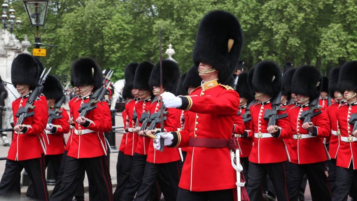 Солдаты в Лондоне