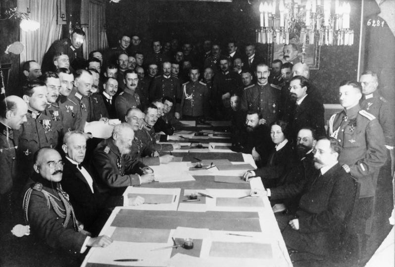 Подписание перемирия между Россией и Германией. 1917