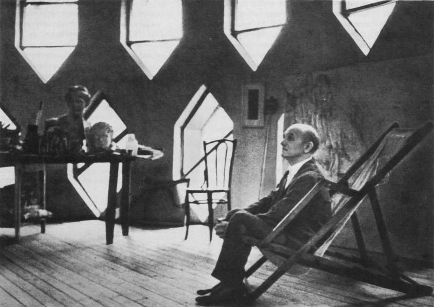 Константин Мельников в своем доме в Кривоарбатском переулке в Москве