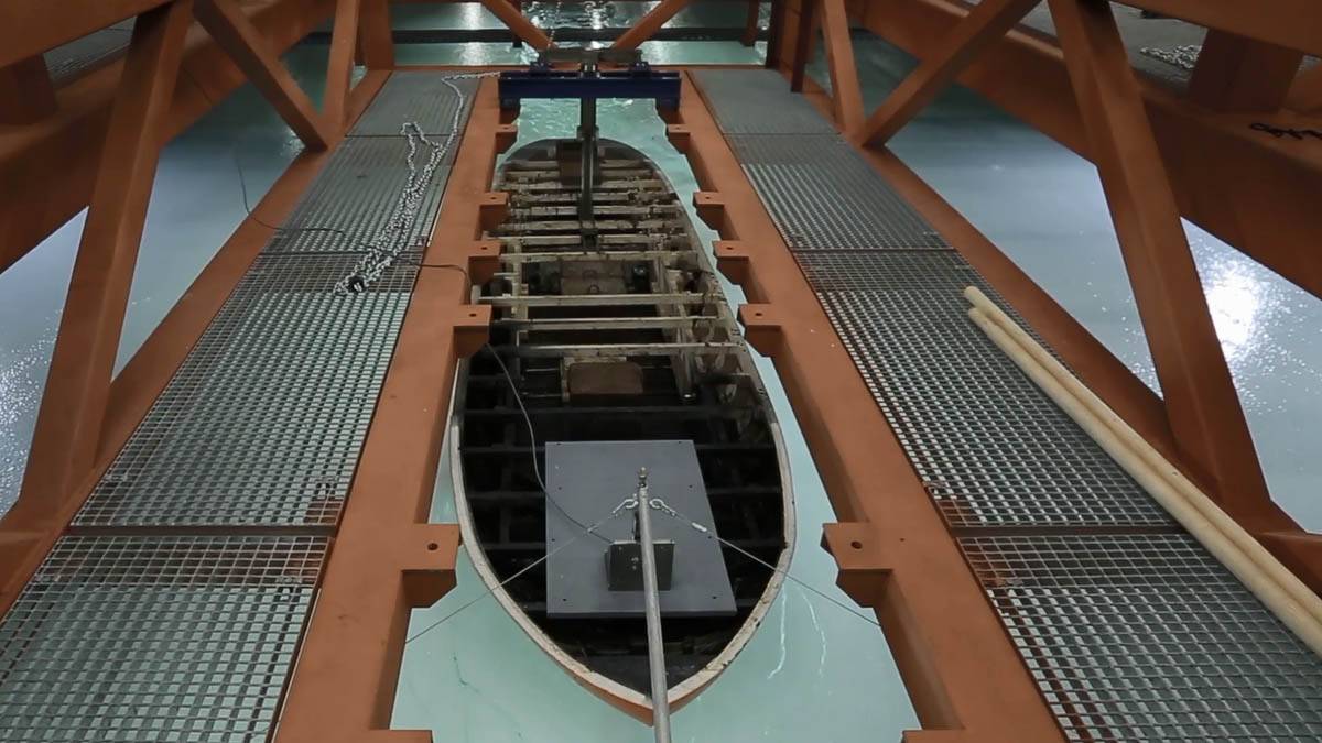 Буксировка модели судна в Ледовом бассейне. ФГУП «Крыловский ГНЦ»