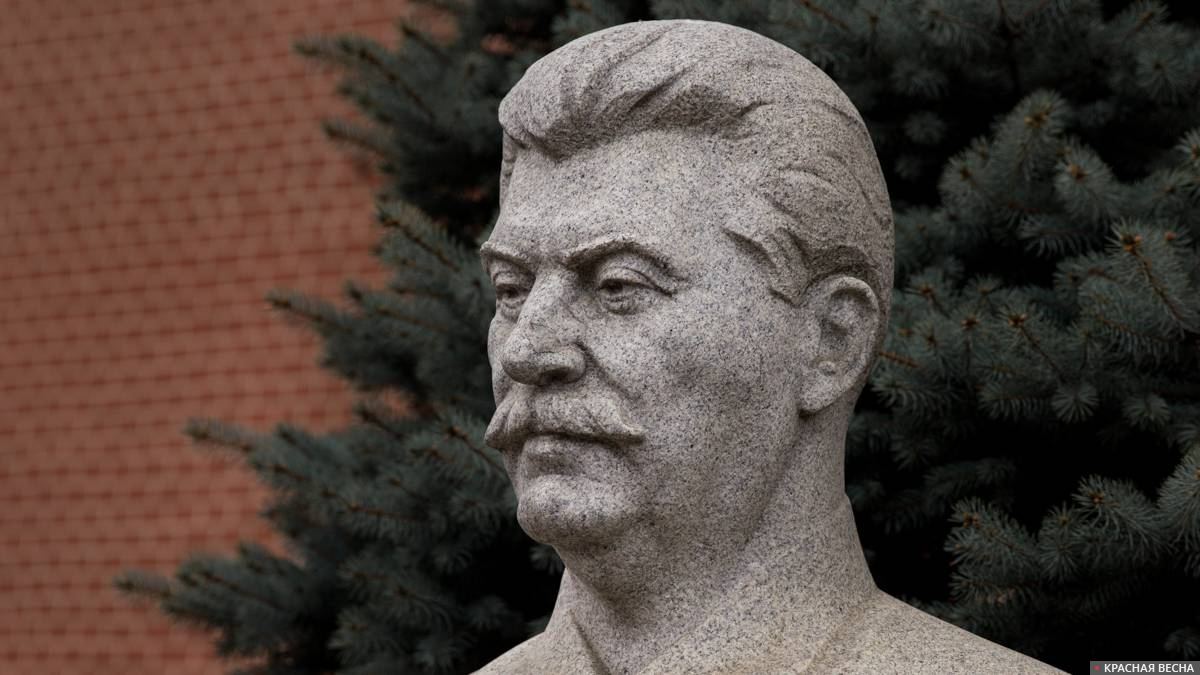 Иосиф Сталин. Памятник на Красной Площади