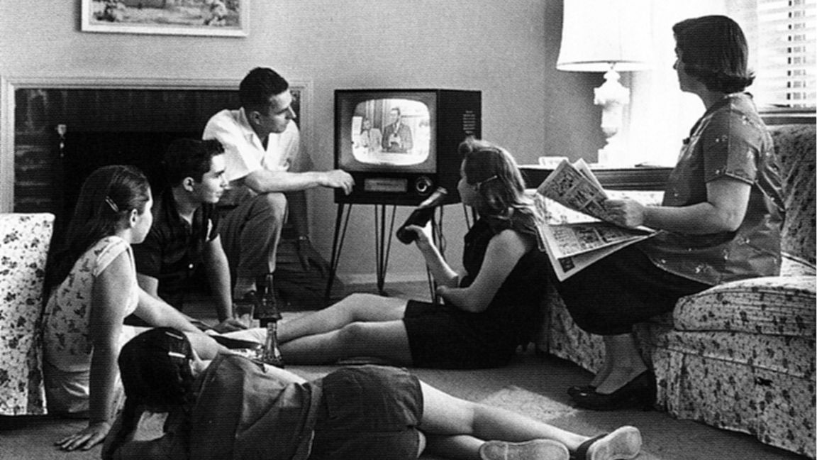 Американская семья у телевизора, 1958 год.