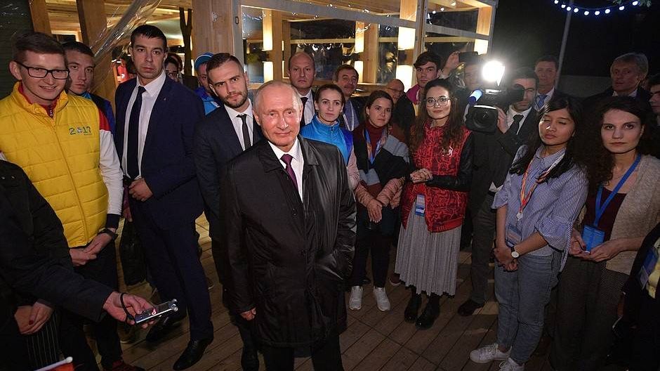 Владимир Путин на встрече с молодежью