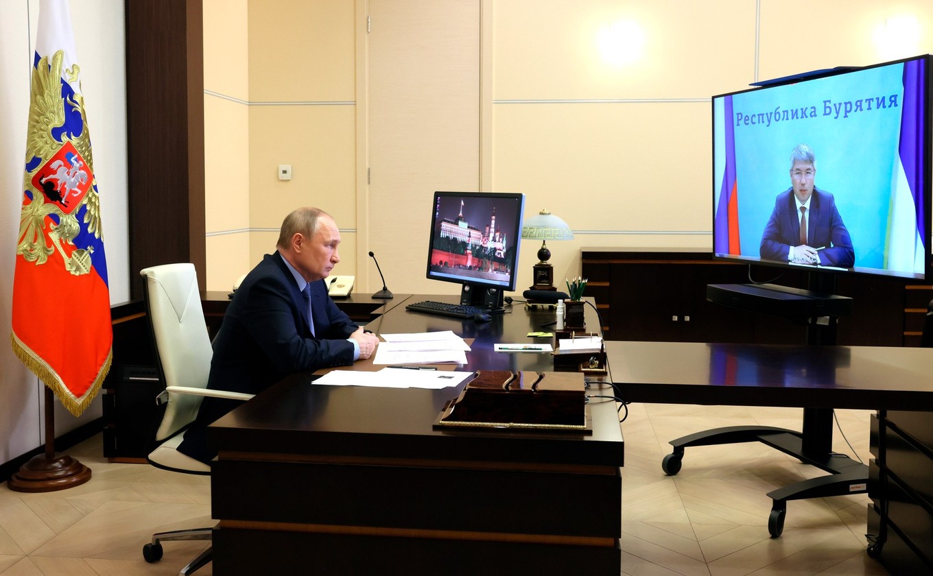 Рабочая встреча с главой Республики Бурятия Алексеем Цыденовым (в режиме видеоконференции).