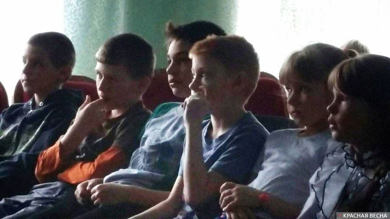 Поселок Уралец Доклад и кино 12 апреля 2018