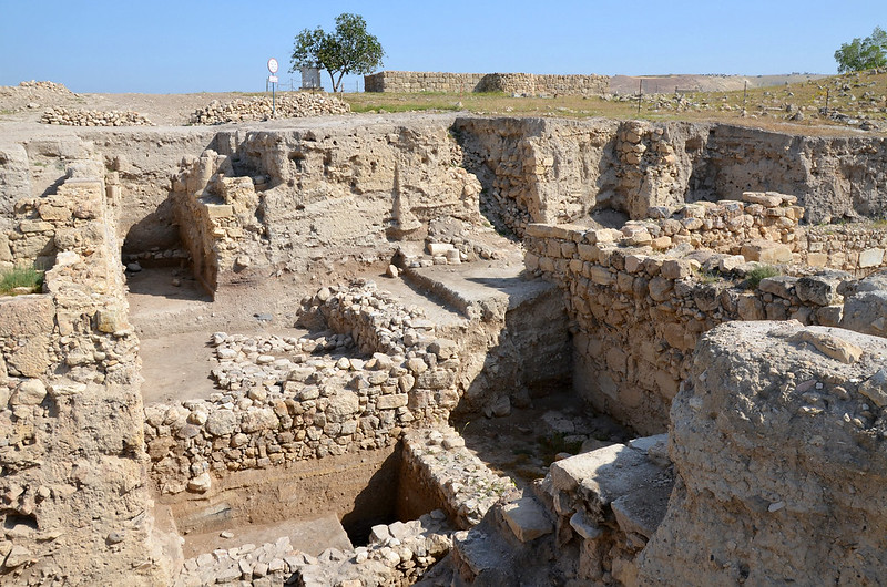 Фундамент Ханаанского храма Мигдол 1650 г. до н. э.