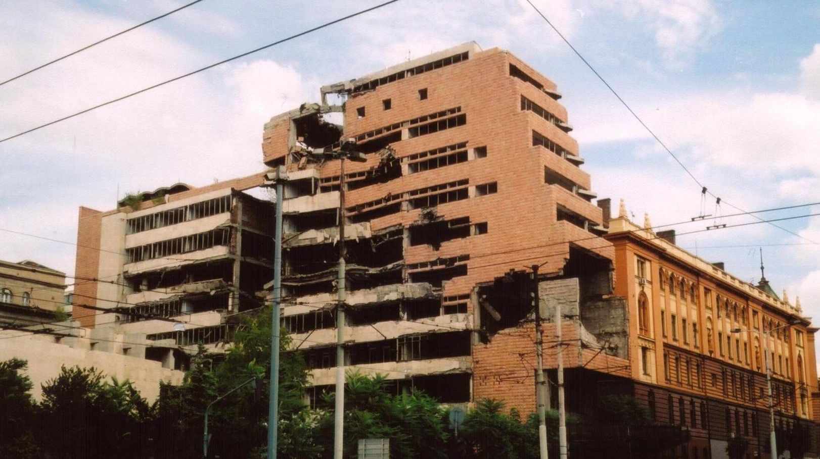 Белград, здание после бомбардировки