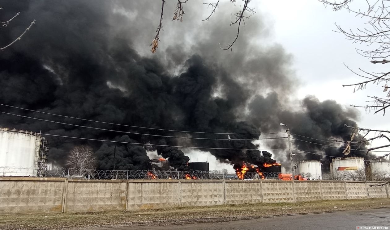 Пожар на нефтебазе в Белгороде, 1 апреля 2022