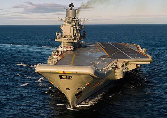 ТАВКР Адмирал Флота Советского Союза Кузнецов отмечает свою