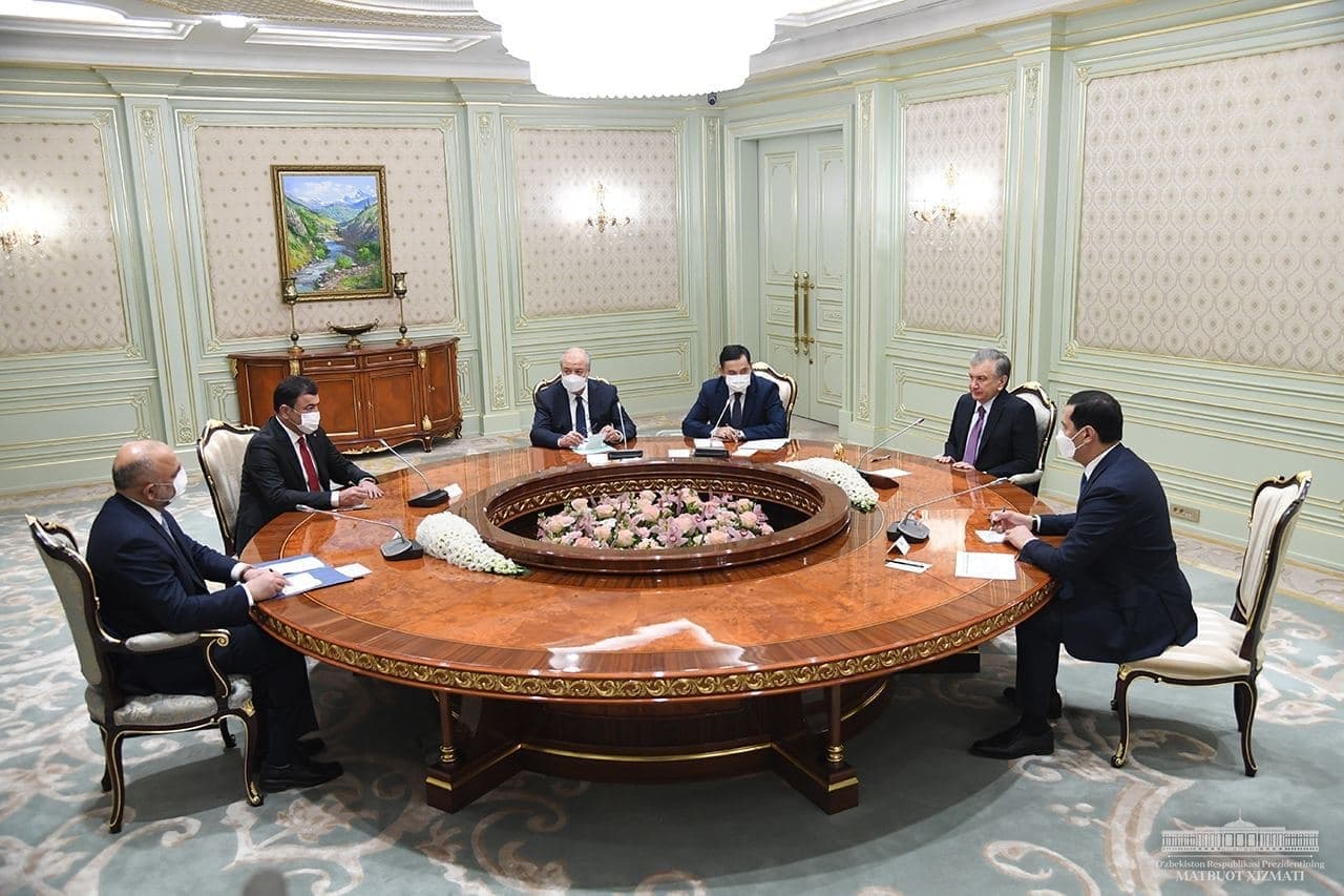 Президент Узбекистана принял делегацию Афганистана