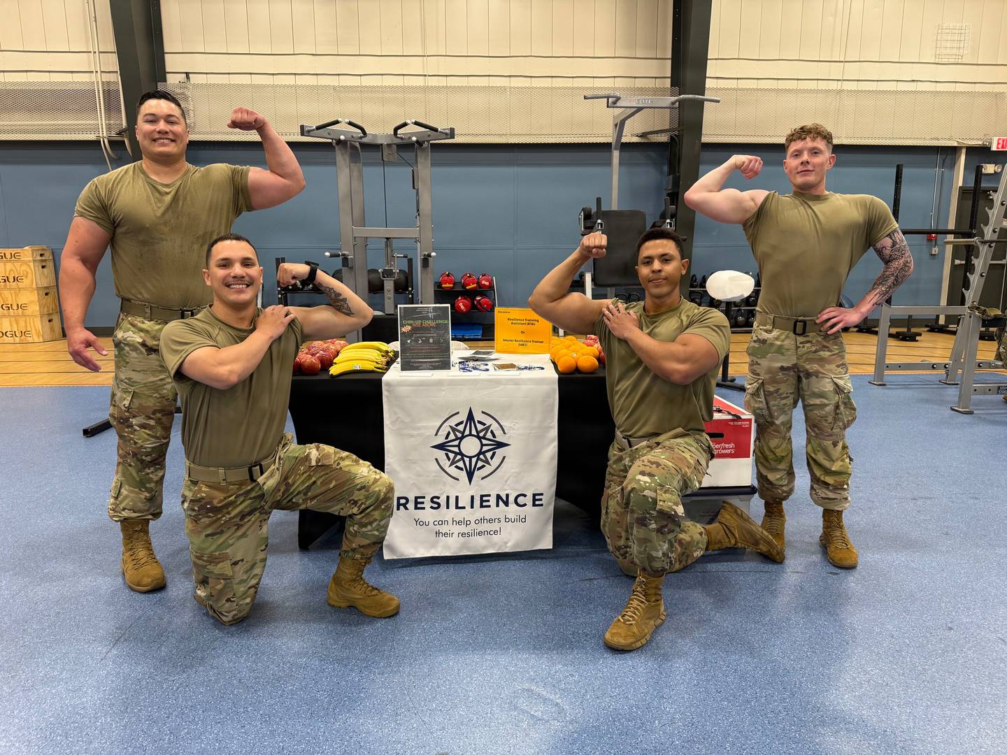 Американские военнослужащие демонстрируют результаты выхода силой