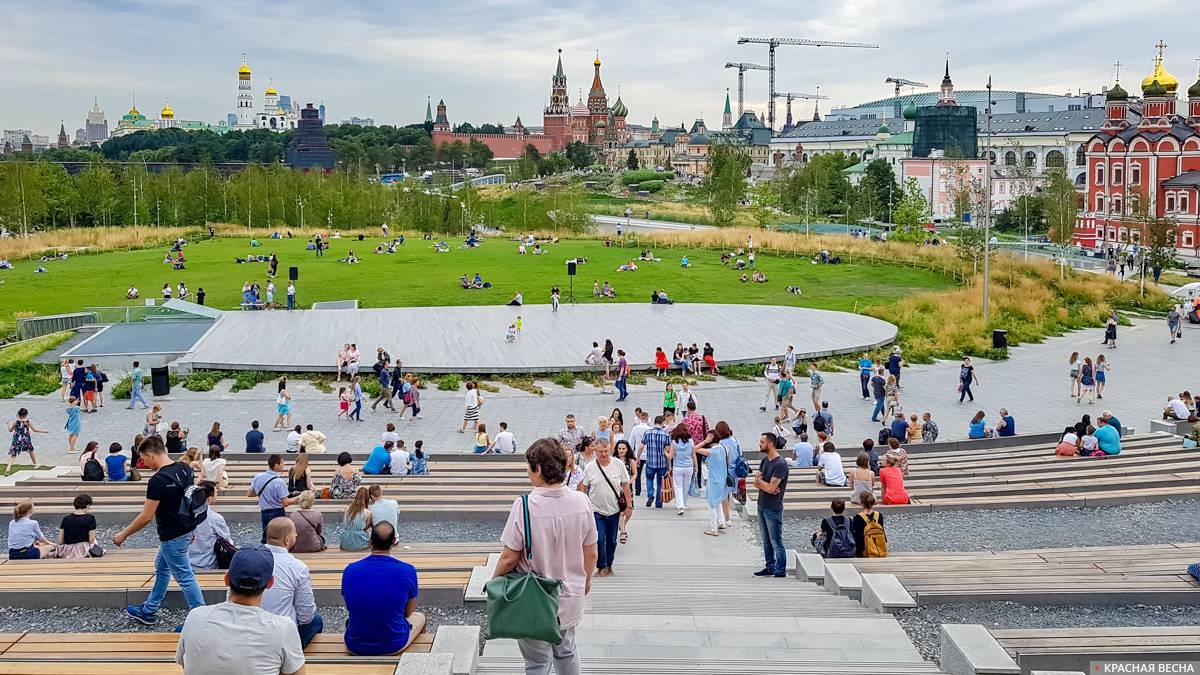 Закрытый парк в Москве. Парки Москвы туристы. Лекция «биоарт» в парке «Зарядье».