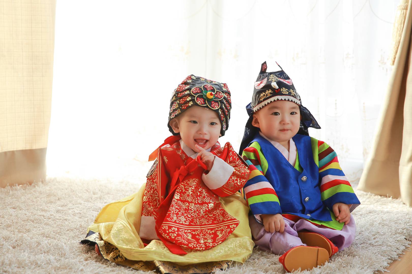 Число усыновлений в Южной Корее сокращается третий год подряд