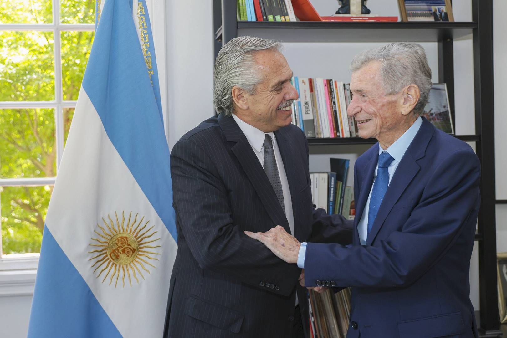 Президент Аргентины Альберто Фернандес (слева) и глава Американского еврейского конгресса Джейк Розен