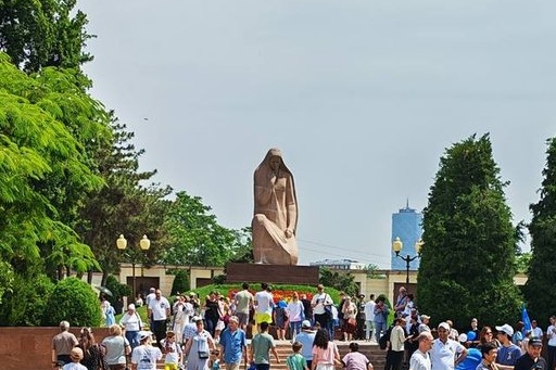 Комплекс «Братские могилы» 9 мая в Ташкенте