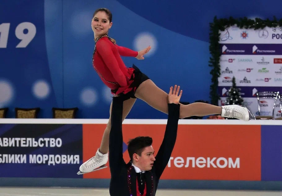 Анастасия Мишина и Александр Галямов в 2019 году