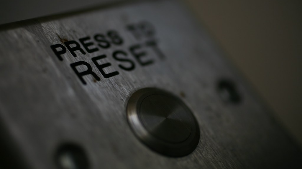 Кнопка перезагрузки