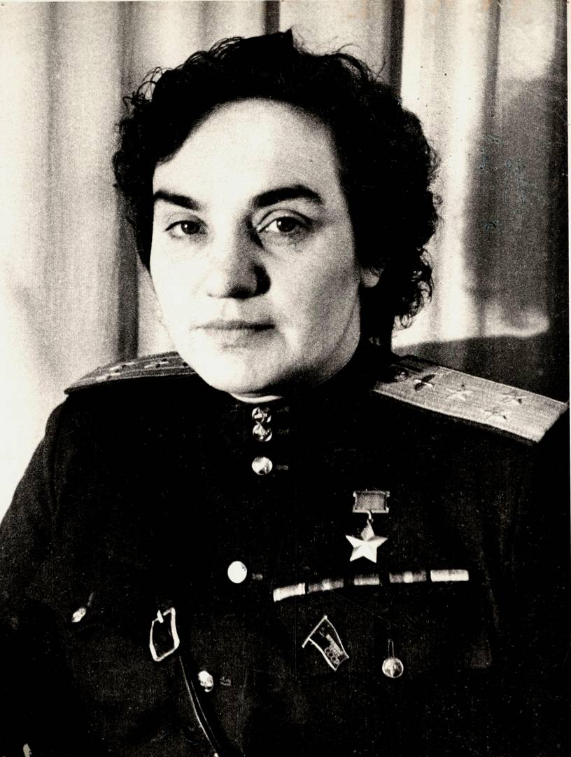 Валентина Гризодубова, командир полка, 1944 год