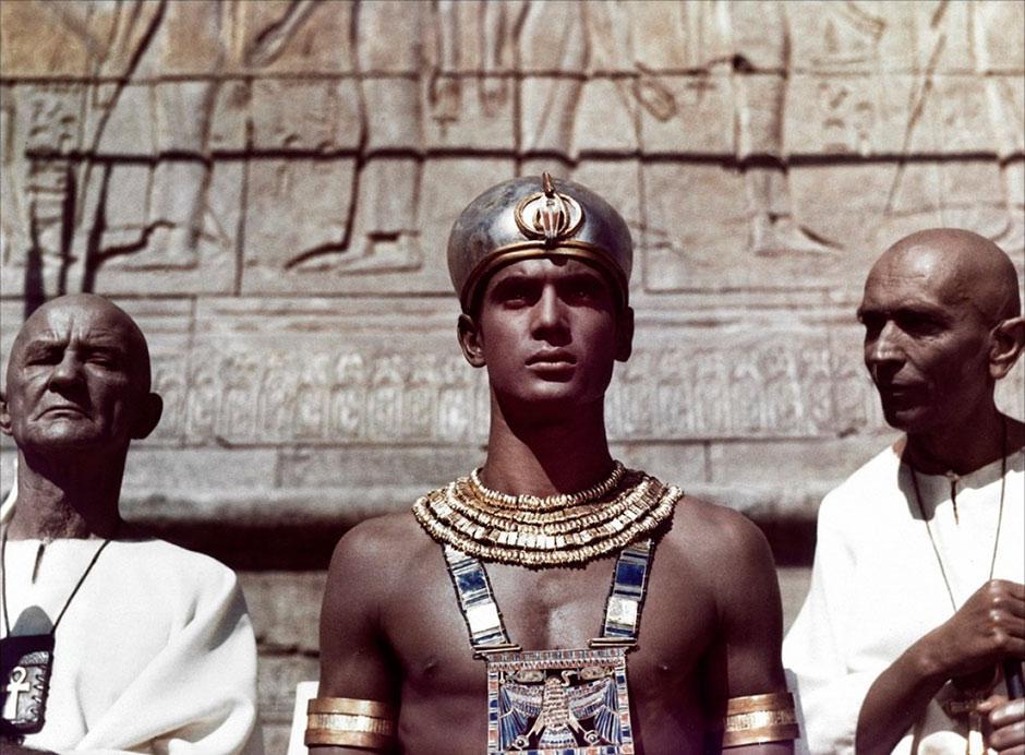 Кадр из фильма «Фараон» (1966). Рамсес и жрецы
