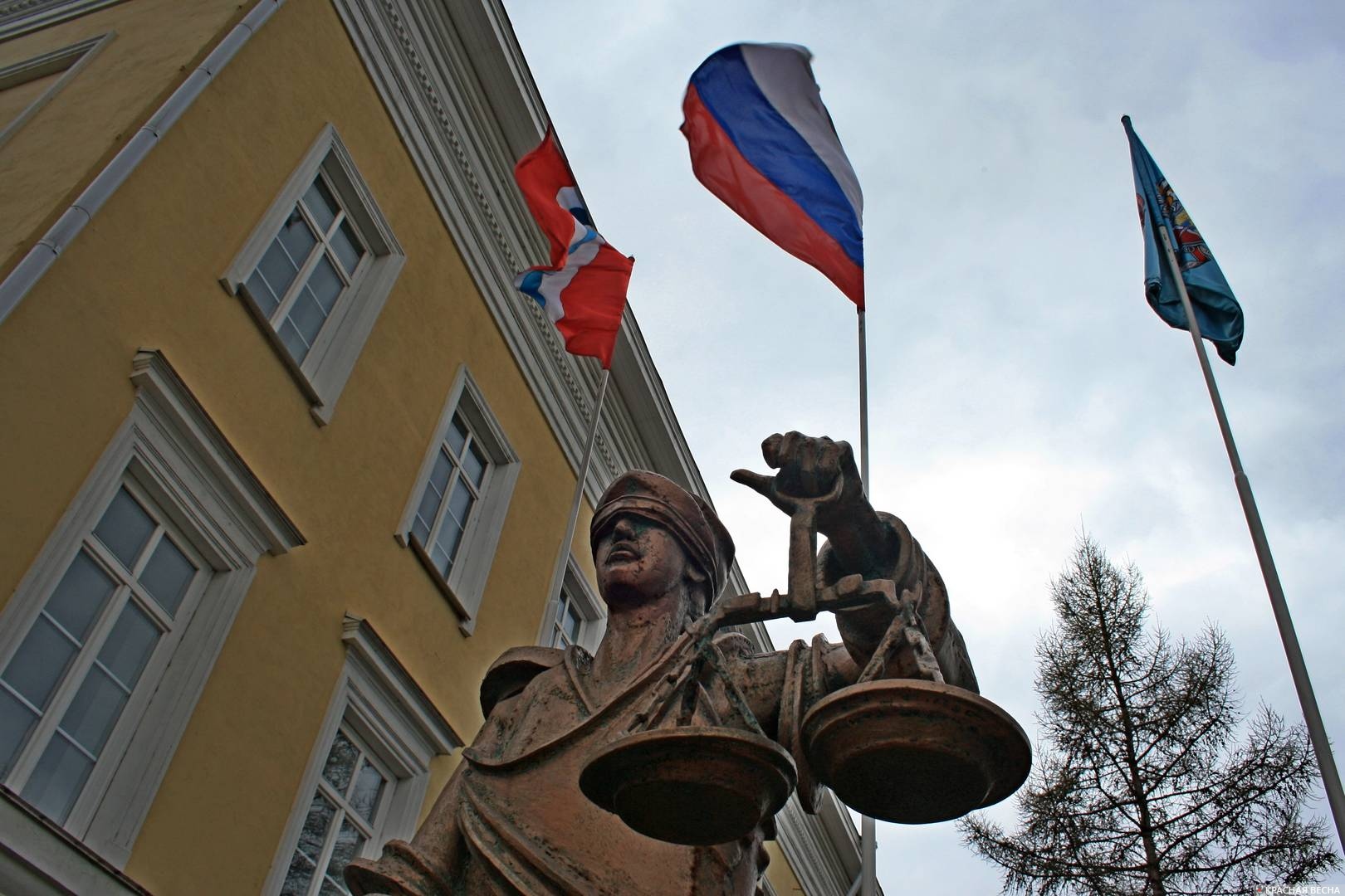 Статуя Фемиды