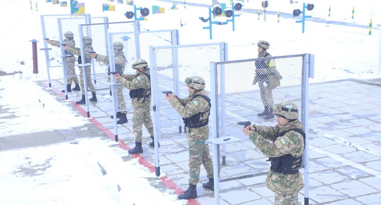 Боевые учения в заснеженных условиях на полигоне «Сазаган» Самаркандского гарнизона войсках Центрального военного округа Узбекистана