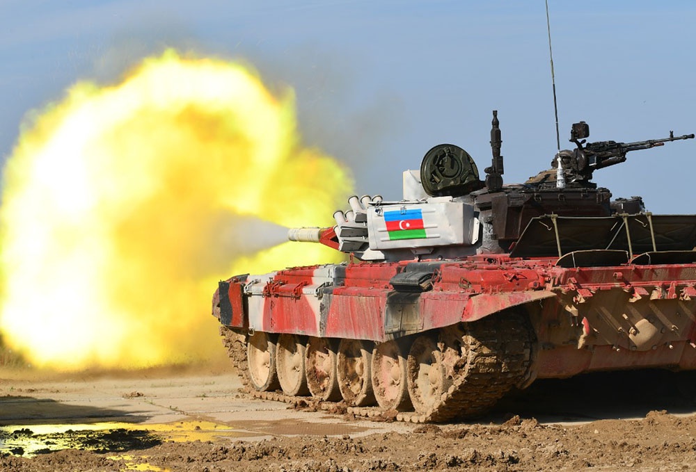 Танк вооруженных сил Азербайджана