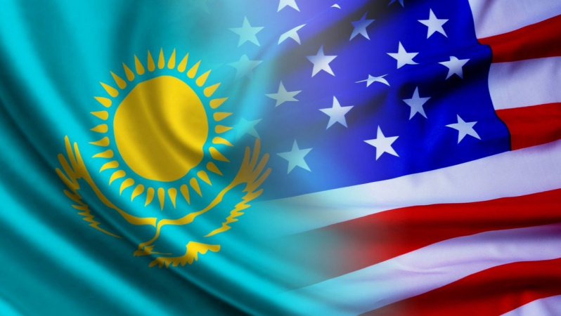 Флаги Казахстана и США