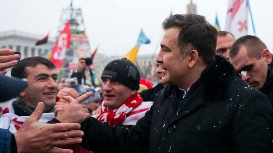 М. Саакашвили приветствует участников антиправительственных выступлений в Киеве