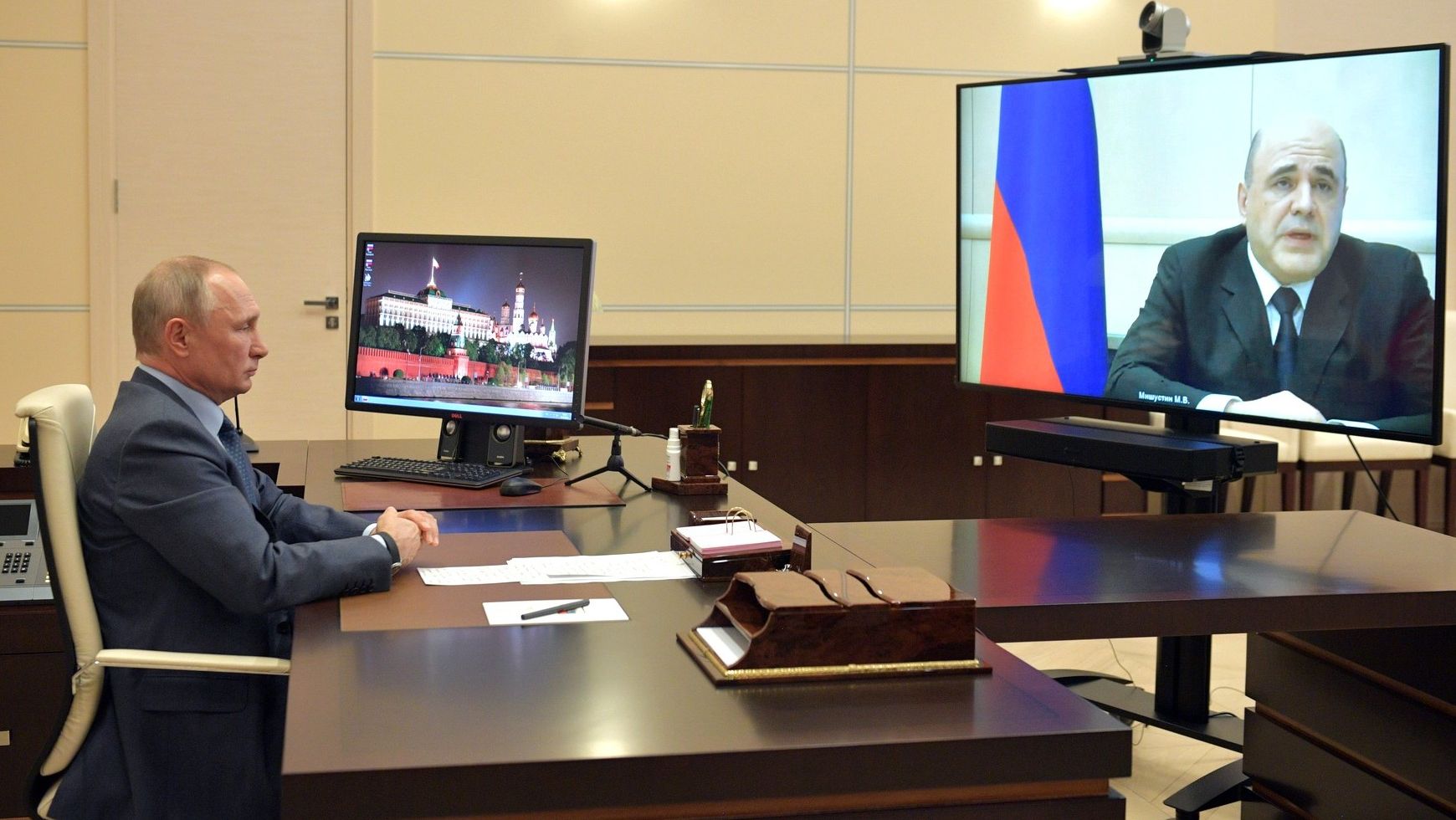 Беседа с председателем правительства Михаилом Мишустиным в режиме видеоконференции. 30.04.2020