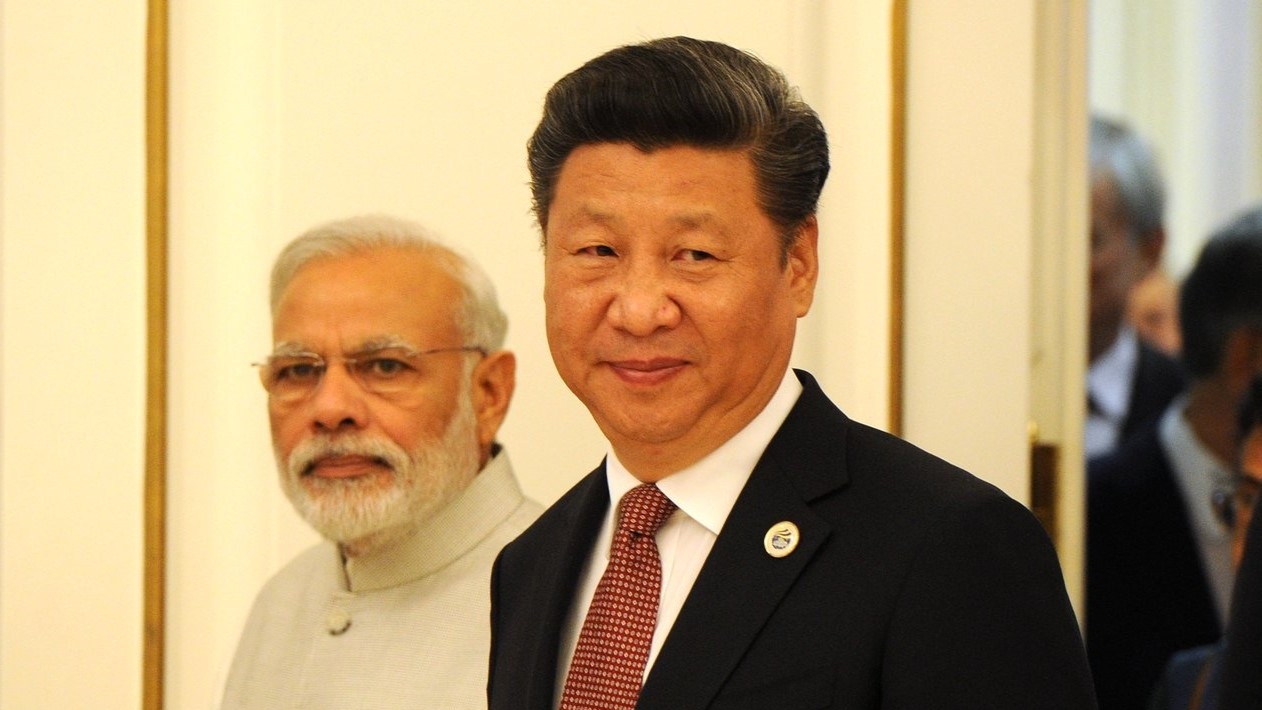 Нарендра Моди (слева) и Си Цзиньпин