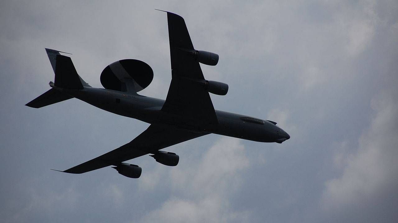 Самолет Boeing E-3 Sentry AWACS