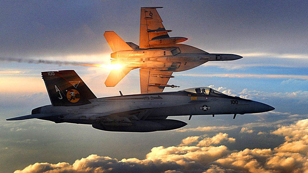 Истребитель ВМС США F/A-18 Super Hornets 